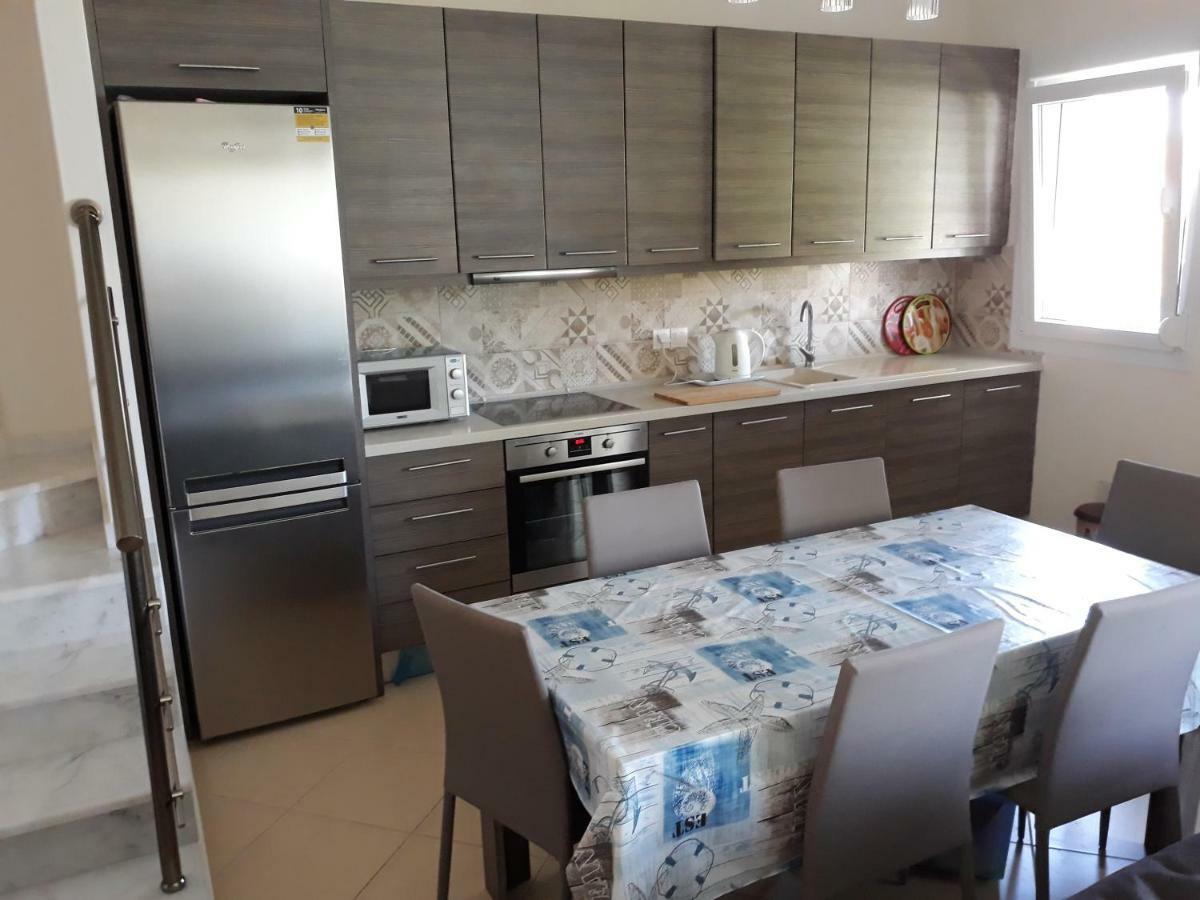 Nadiya House Villa นิกิติ ภายนอก รูปภาพ